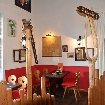 Hotel An Der Alten Porzelline 3*